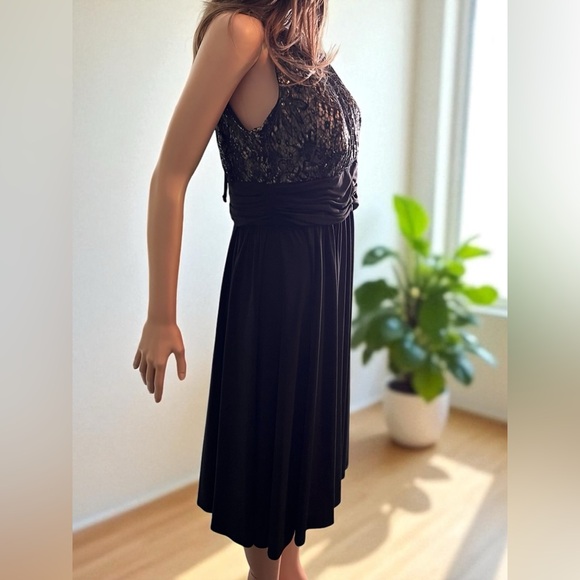 R&M Richards Black w/Lace Evening Dress. Cruise, Party, Cocktail. Size 10 - Picture 2 of 6